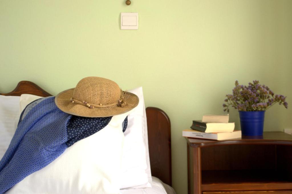 Avra Pension Chora  Room photo